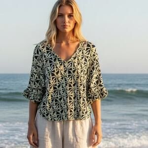 Lulu B Batik Top Womens Small UPF 50+ Ruffle Sleeve V-Neck Navy Lime Palm Tree